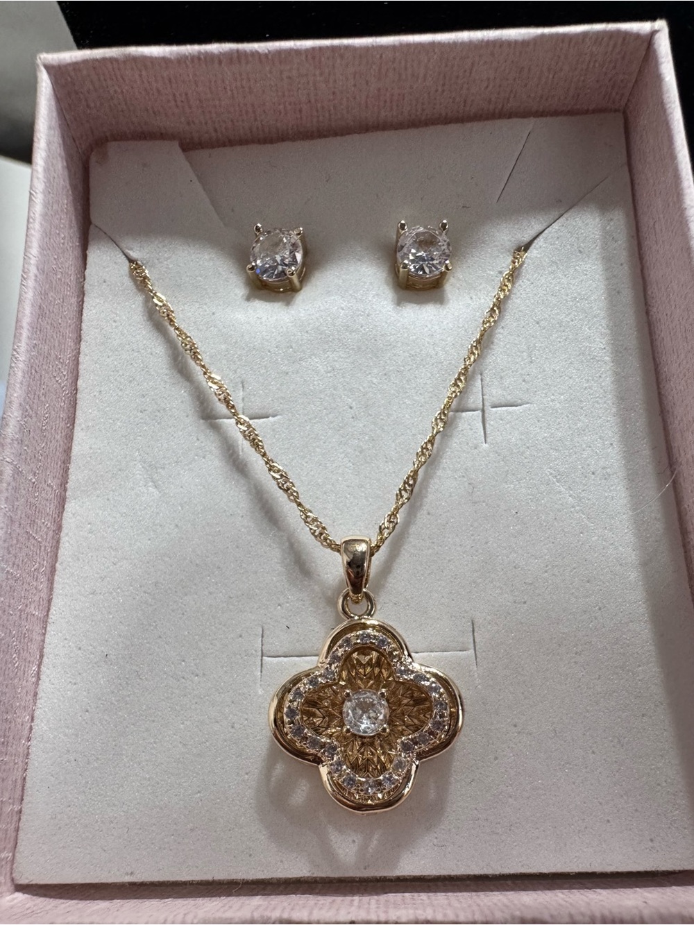 Gold Flower Pendant Necklace and Stud Earrings Set - Gold